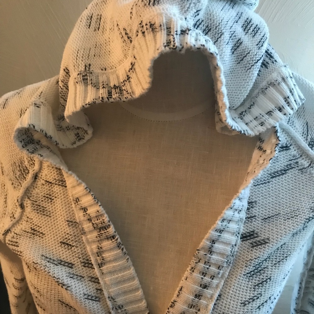 Hooded V Neck Roxy Sweater - Picture 3 of 4